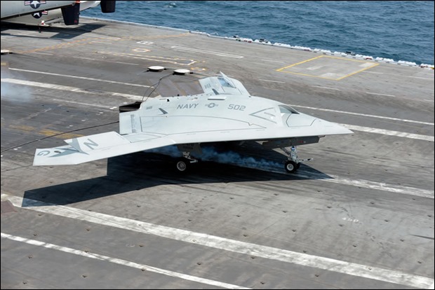 x-47b aterrizando el 07-2013